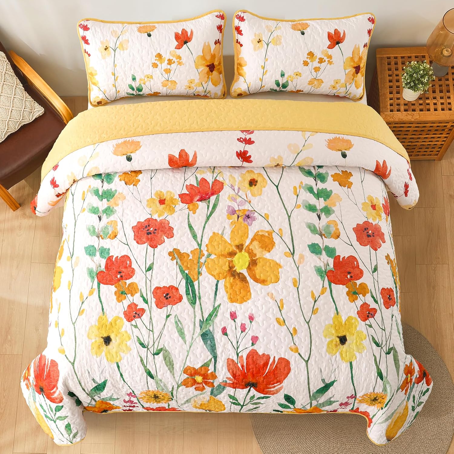Anibedding Quilt Set Queen Size, Yellow Floral Reversible Bedspread Soft Microfiber Lightweight Queen Size Quilt Bedding Sets Reversible Coverlet for All Season(Queen, 96x90)